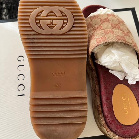 Original Gucci
Angelina logo-detailed coated-canvas platform sandals
Beige - Picture 3 of 10